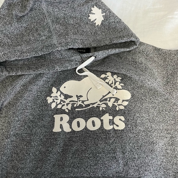Roots sweatshirt size small - Picture 2 of 3